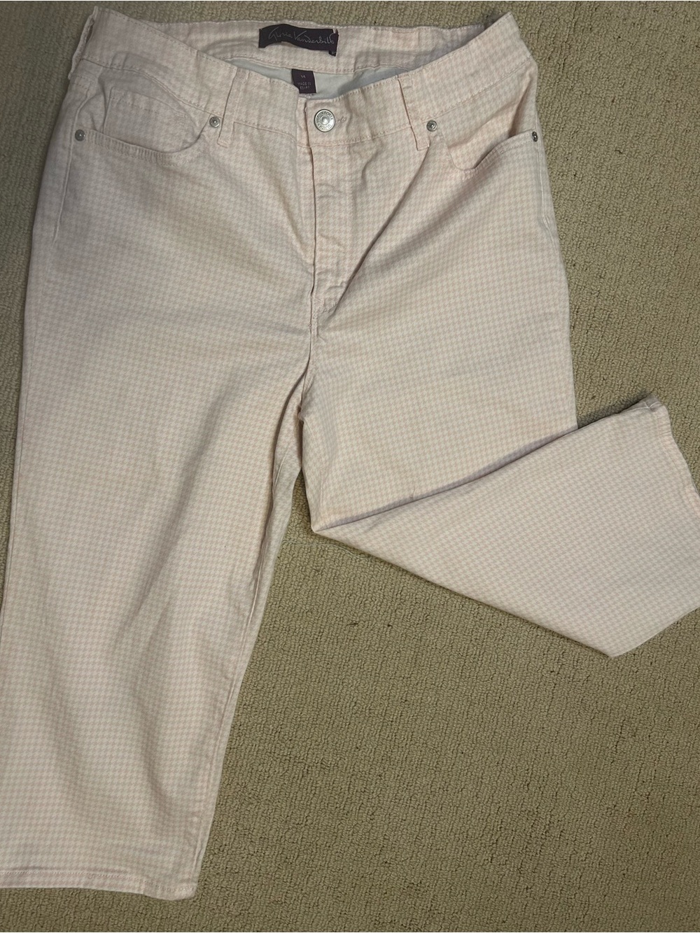 Gloria Vanderbilt Amanda Capri Jeans Size 14 Pink Houndstooth Stretch EUC